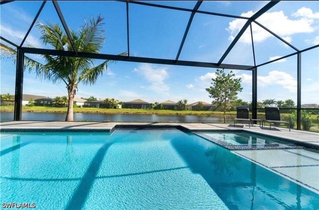11817 Drake Ln, Naples