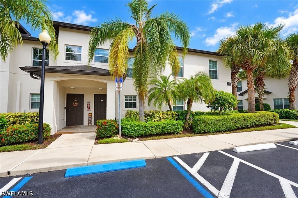 9076 Gervais Cir 408, Naples