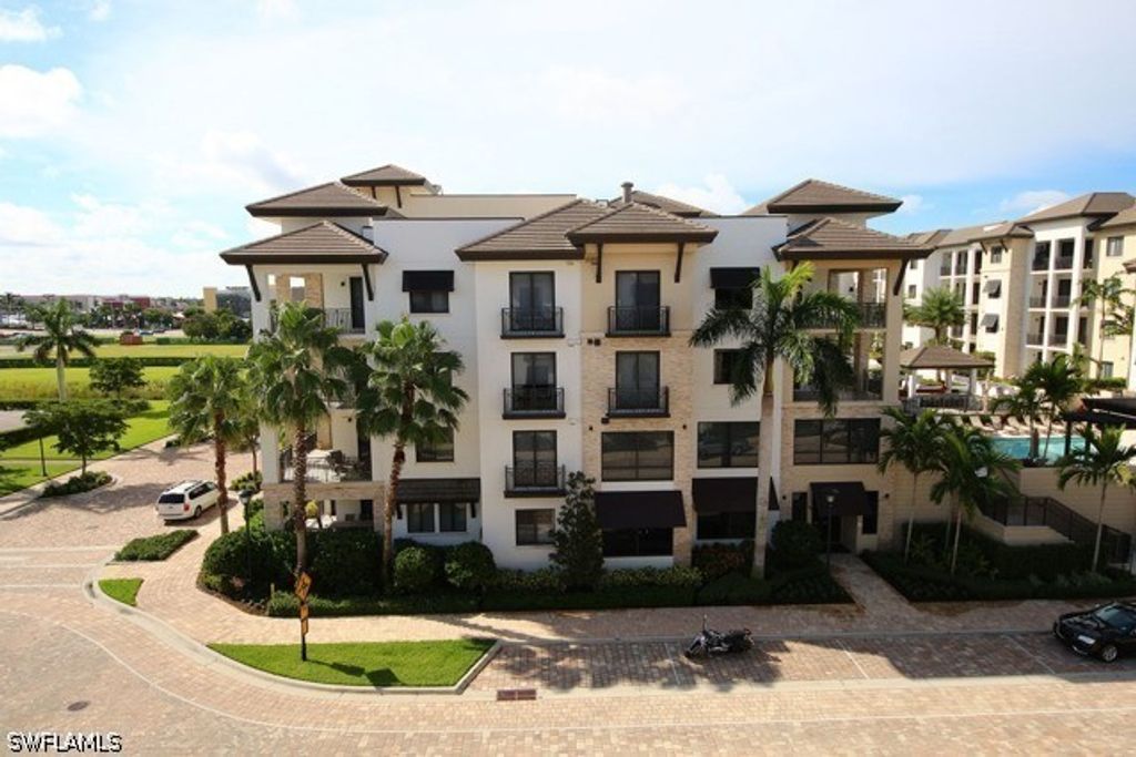 1035 3rd Ave S 411, Naples
