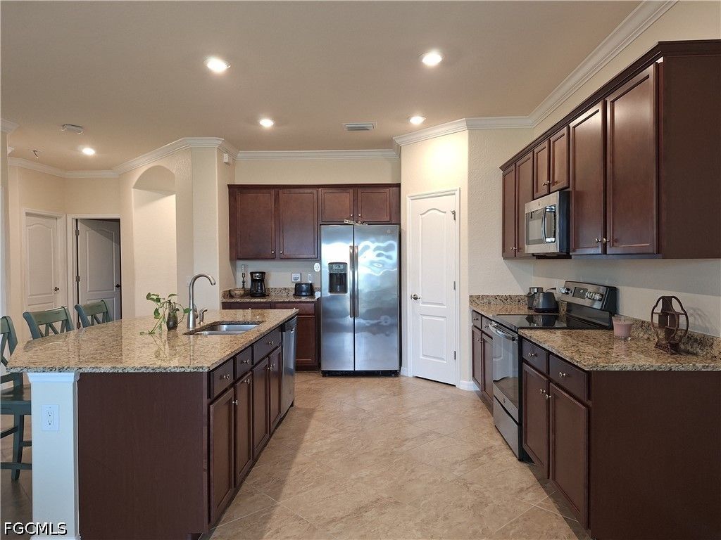1641 Marton Ct, Naples