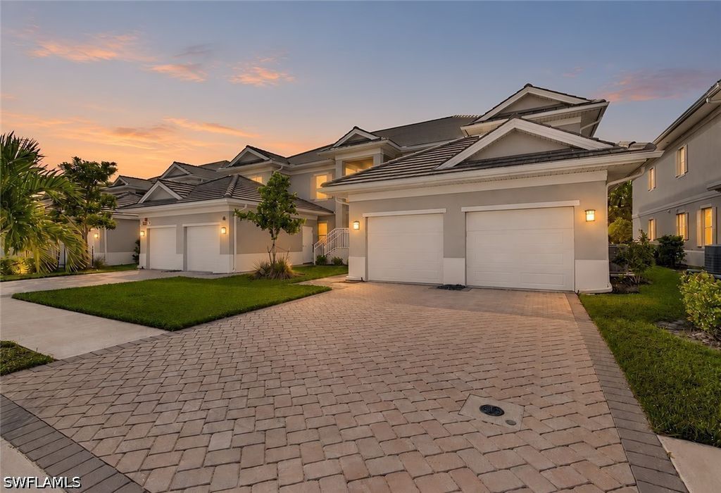 286 Indies Dr E 102, Naples