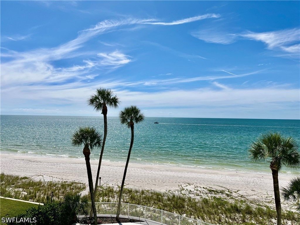 2885 Gulf Shore Blvd N 304, Naples