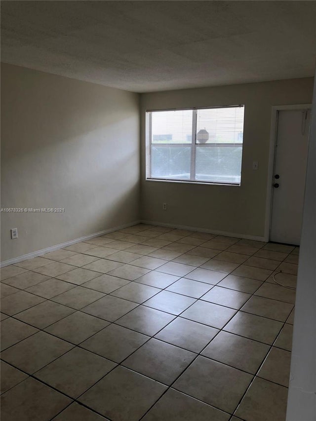 2 of 7 - 13215 Ne 6th Ave 103, North Miami, FL