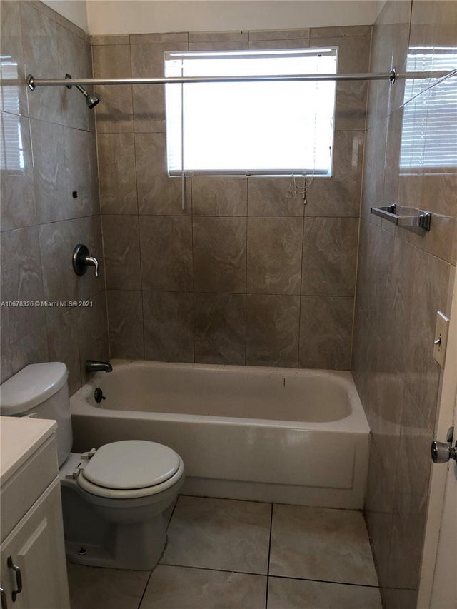 4 of 7 - 13215 Ne 6th Ave 103, North Miami, FL