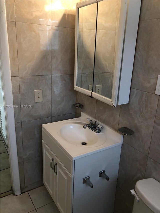 5 of 7 - 13215 Ne 6th Ave 103, North Miami, FL