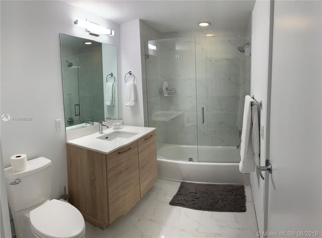 2 of 35 - 16385 Biscayne Blvd 1916, North Miami, FL