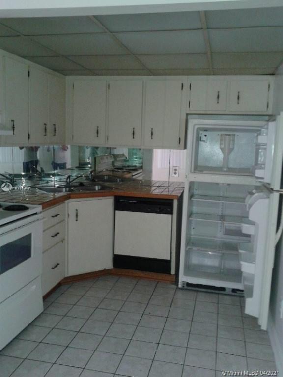 4 of 7 - 1409 Lake Ave 5, Lake Worth, FL