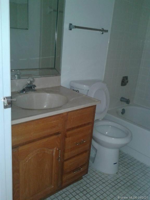 5 of 7 - 1409 Lake Ave 5, Lake Worth, FL