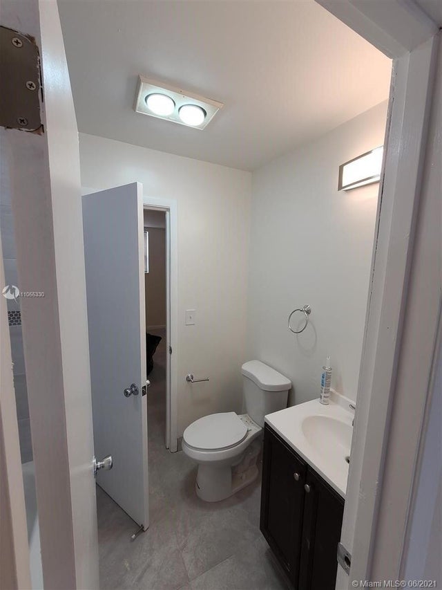 5 of 16 - 4020 Del Rio Way 4020, Sunrise, FL
