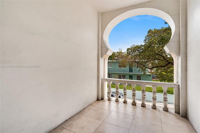 2 of 50 - 440 Sw 5th Ave, Miami, FL
