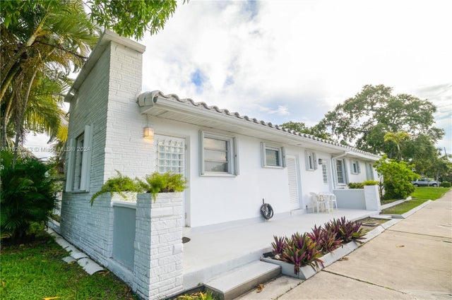 1 of 76 - 1716 N 16th Ct, Hollywood, FL
