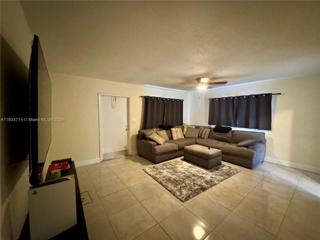 5 of 24 - 1727 Sw 21st St, Fort Lauderdale, FL