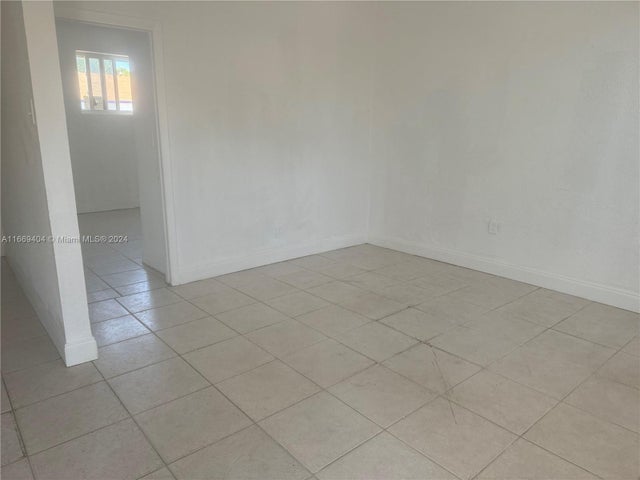 4 of 10 - 612 Nw 2nd Ave, Hallandale Beach, FL