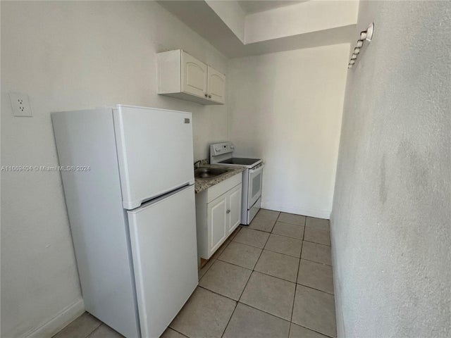 5 of 10 - 612 Nw 2nd Ave, Hallandale Beach, FL
