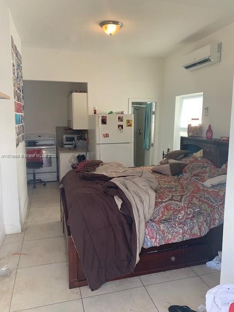 3 of 6 - 444 Nw 80th St, Miami, FL