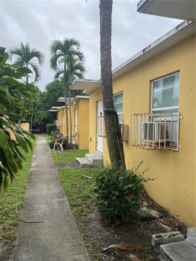 4 of 6 - 640 Nw 10th Ter, Fort Lauderdale, FL