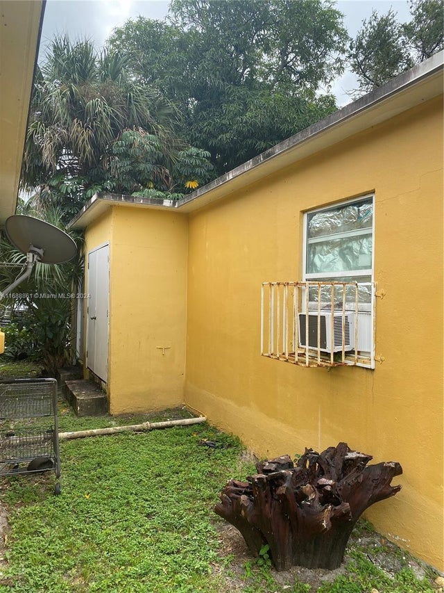 5 of 6 - 640 Nw 10th Ter, Fort Lauderdale, FL