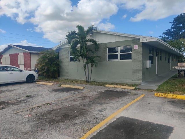 1 of 13 - 844 Sw 10th St, Hallandale Beach, FL