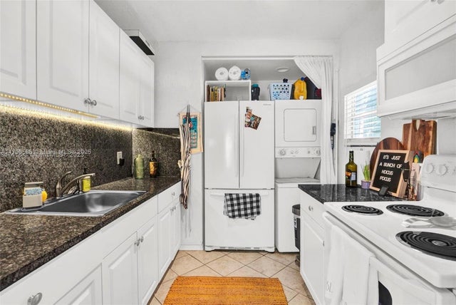 4 of 32 - 1215 Ne 6th St, Fort Lauderdale, FL