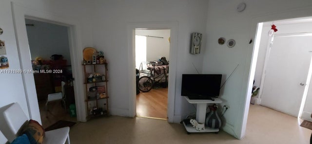5 of 12 - 251 Nw 34th Ter, Miami, FL