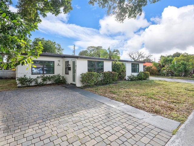 2 of 43 - 300 Sw 23rd St, Fort Lauderdale, FL
