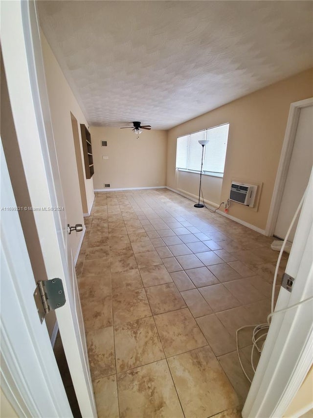 4 of 21 - 1026 Ne 9th Ave, Fort Lauderdale, FL