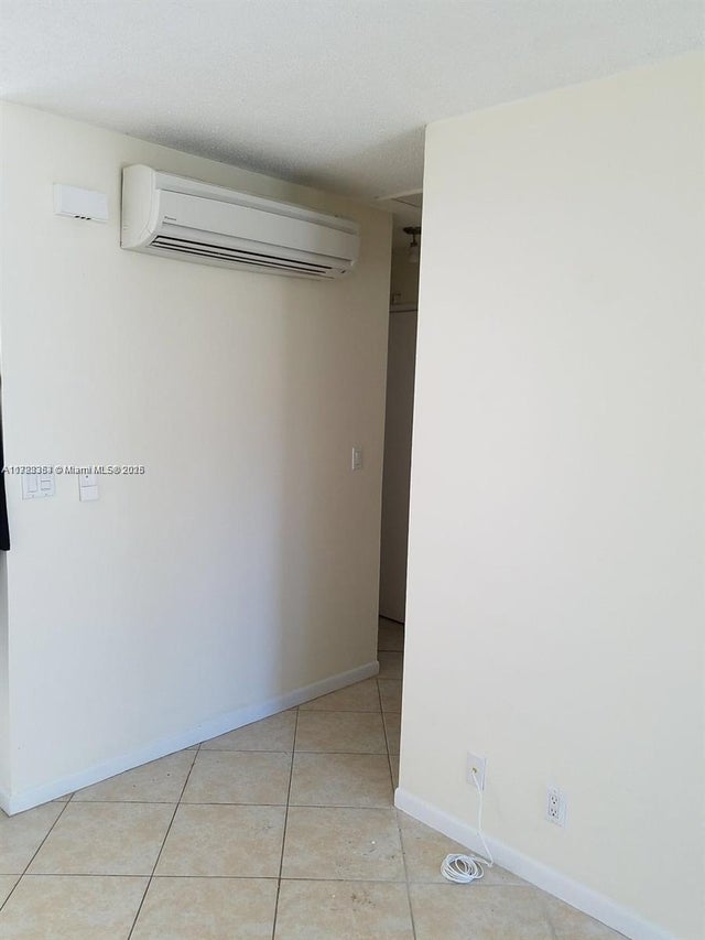 4 of 15 - 1231 Ne 23rd Ave, Pompano Beach, FL