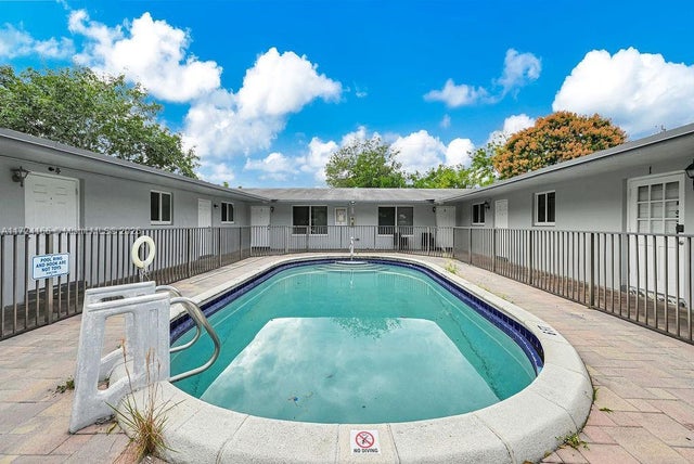 4 of 37 - 215 Sw 19th Ave, Fort Lauderdale, FL