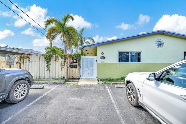 2 of 37 - 2125 Ne 14th Ave, Wilton Manors, FL