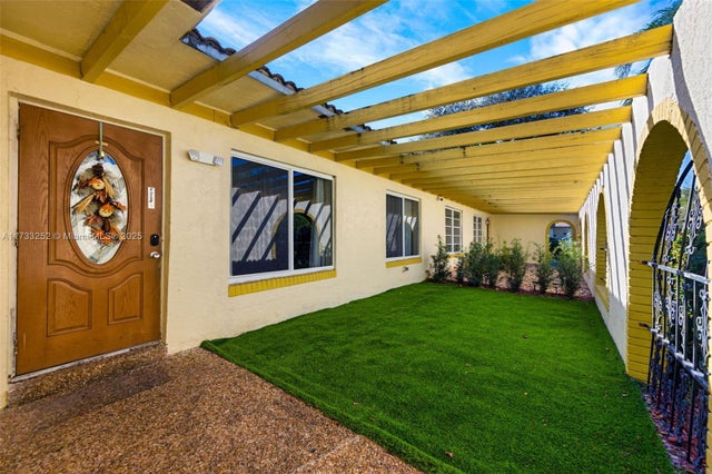 3 of 40 - 8406 Nw 35th St, Coral Springs, FL