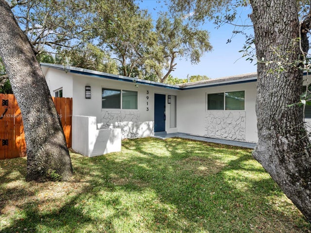 2 of 38 - 3911 Sw 51st St, Dania Beach, FL