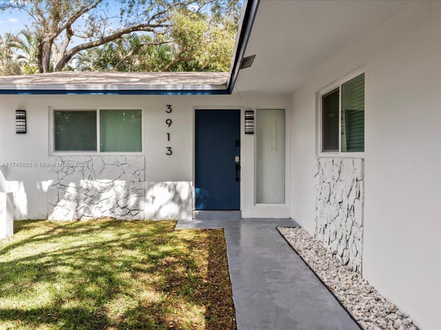 3 of 38 - 3911 Sw 51st St, Dania Beach, FL