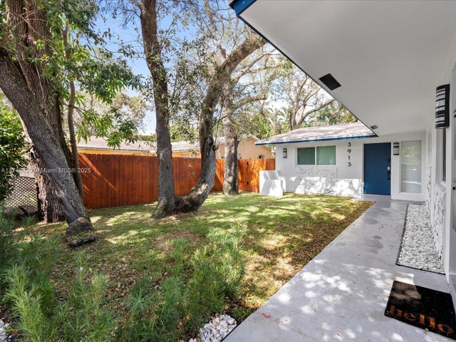 5 of 38 - 3911 Sw 51st St, Dania Beach, FL