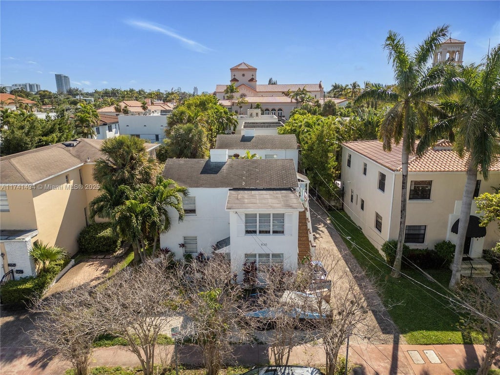 830 W 40th St, Miami Beach