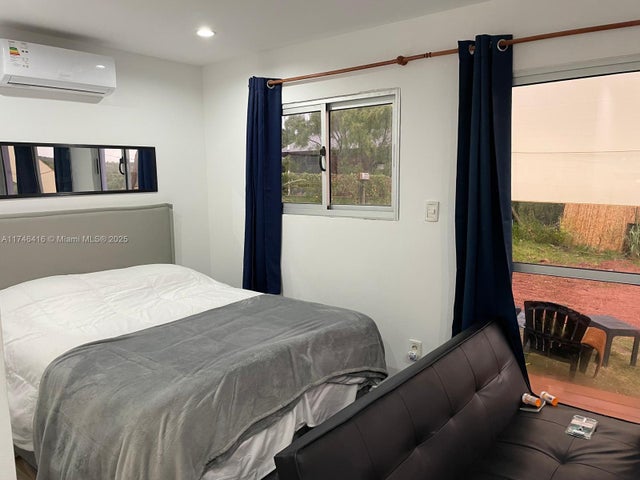 3 of 7 - 1274 Ismael Cortinas, , FL
