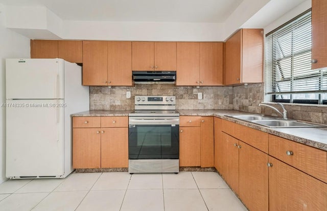 2 of 13 - 4030 Sw 19th St, West Park, FL