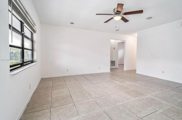 4 of 13 - 4030 Sw 19th St, West Park, FL