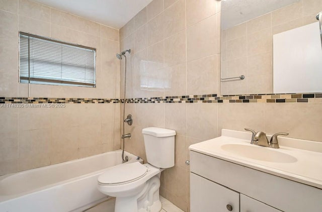 5 of 13 - 4030 Sw 19th St, West Park, FL