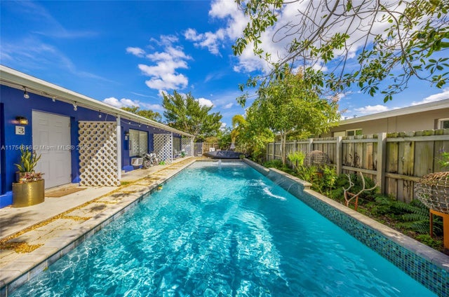 1 of 30 - 2217 Ne 14th Ave, Wilton Manors, FL