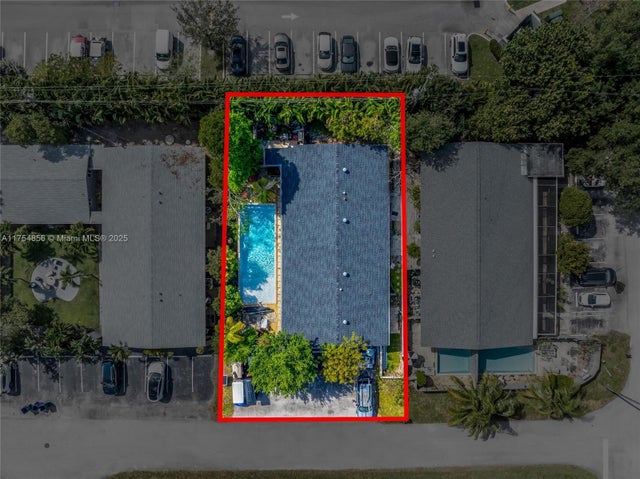 3 of 30 - 2217 Ne 14th Ave, Wilton Manors, FL