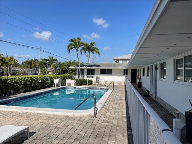 2 of 20 - 231 Sw 15th St, Pompano Beach, FL