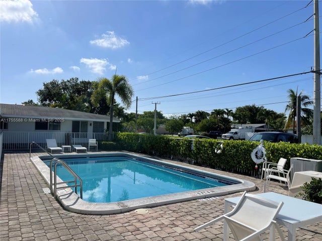3 of 20 - 231 Sw 15th St, Pompano Beach, FL
