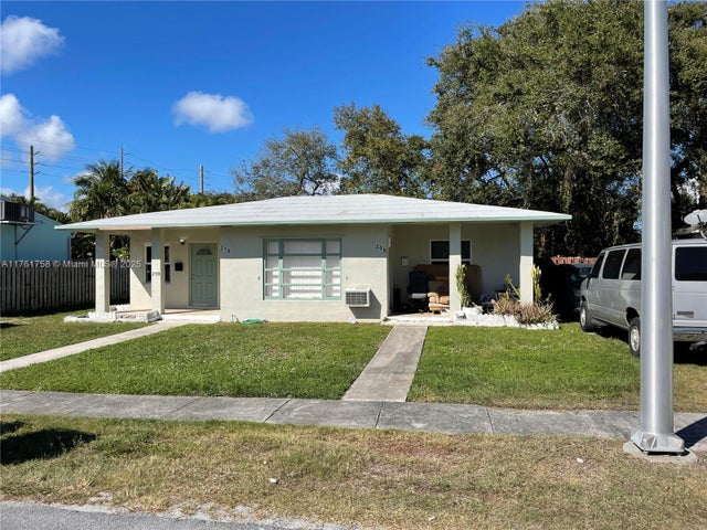 1 of 30 - 208 Sw 2nd Pl, Dania Beach, FL