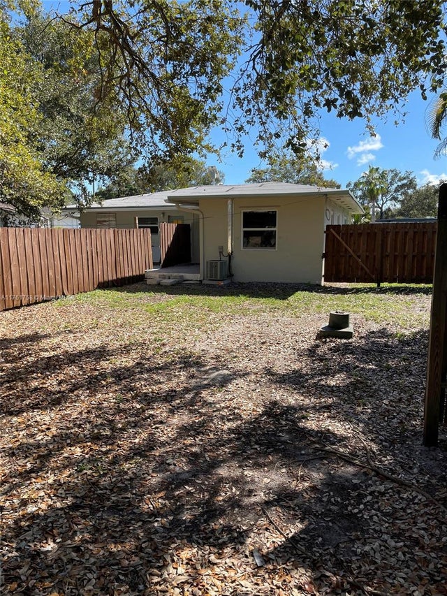 4 of 30 - 208 Sw 2nd Pl, Dania Beach, FL