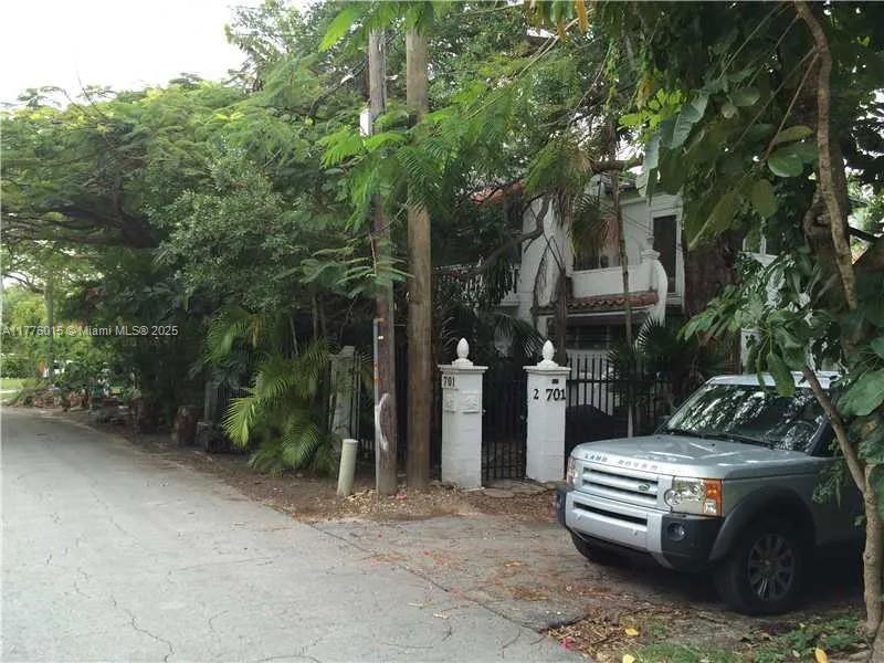 701 Ne 67th St, Miami