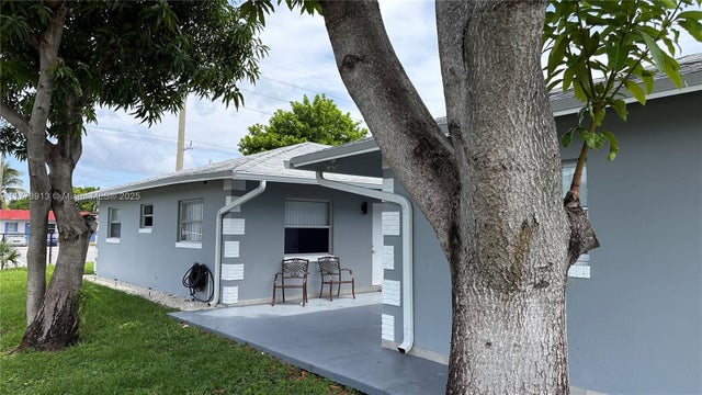 3 of 52 - 4101 Nw 30th Ter, Lauderdale Lakes, FL