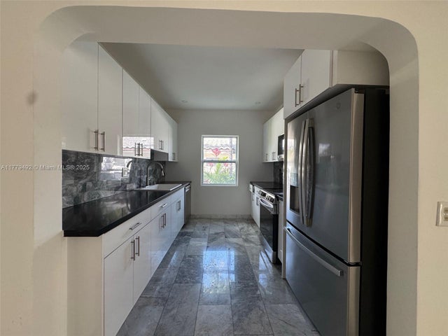 4 of 12 - 1664 Sw 9th St, Miami, FL
