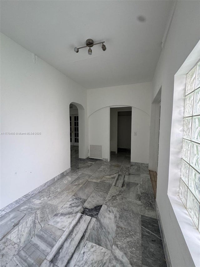 5 of 12 - 1664 Sw 9th St, Miami, FL