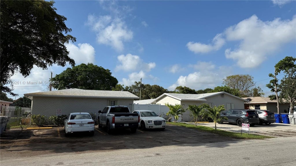 216 Nw 12th St, Pompano Beach