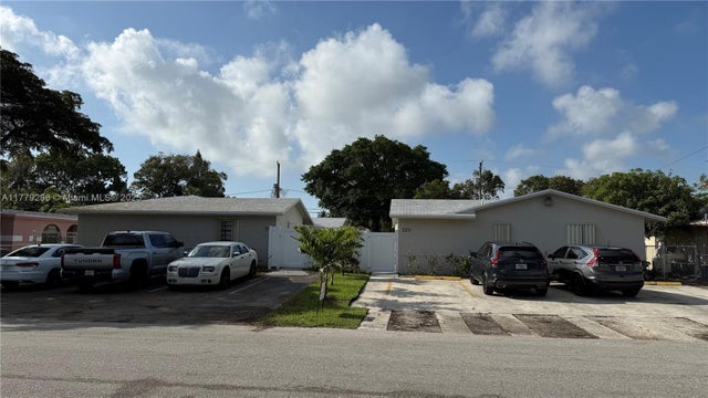 3 of 77 - 220 Nw 12th St, Pompano Beach, FL